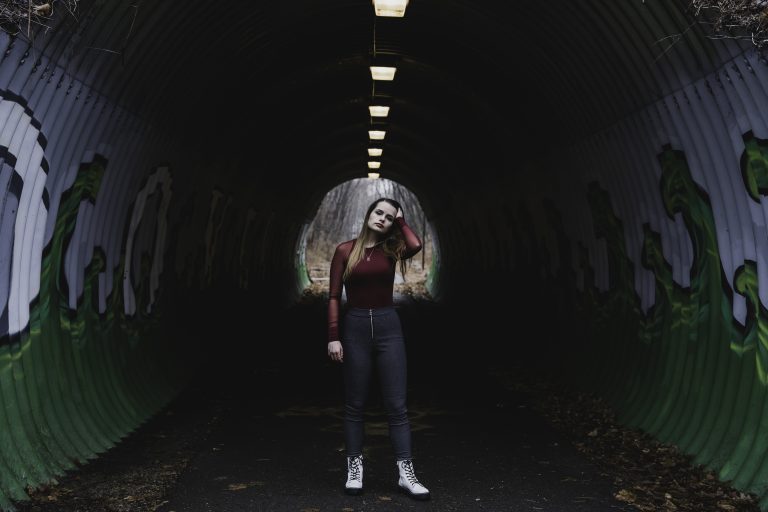 Halsey, Hayley Kiyoko, ELUNIA